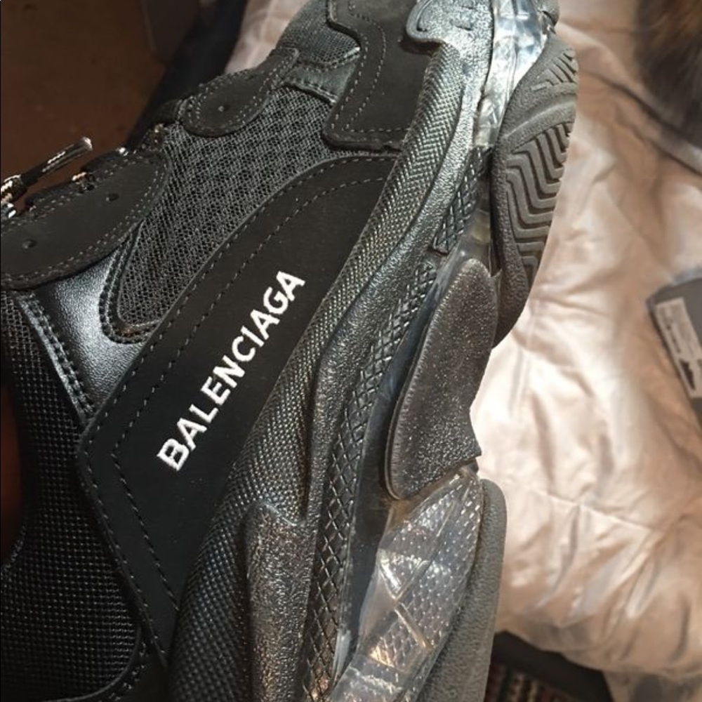 Balenciaga triple s clear sole